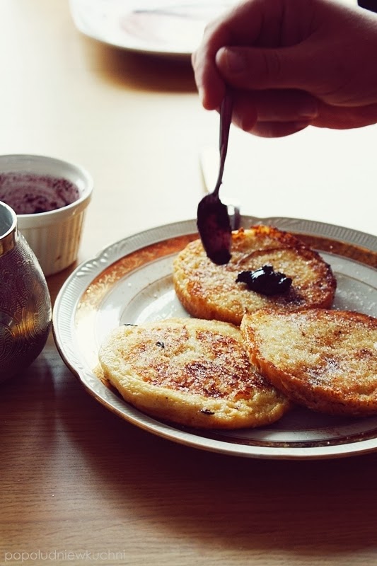 Tosty francuskie – szybkie śniadanie na słodko